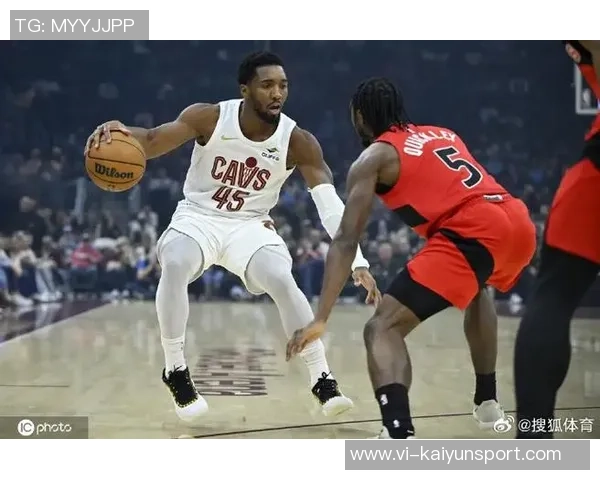 猛龙半场领先骑士13分巴恩斯表现出色米切尔状态低迷仅得8分 猛龙半场领先骑士13分巴恩斯表现出色米切尔状态低迷仅得8分