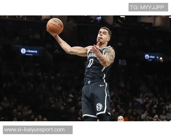 小迈克尔波特表现出色半场11投5中贡献14分三分球命中率高达50