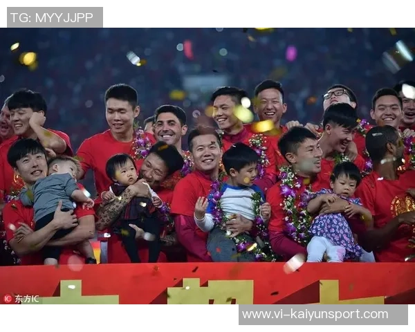 东部冠军庆典25周年前76人吉祥物极速兔子嘻哈重返新赛季